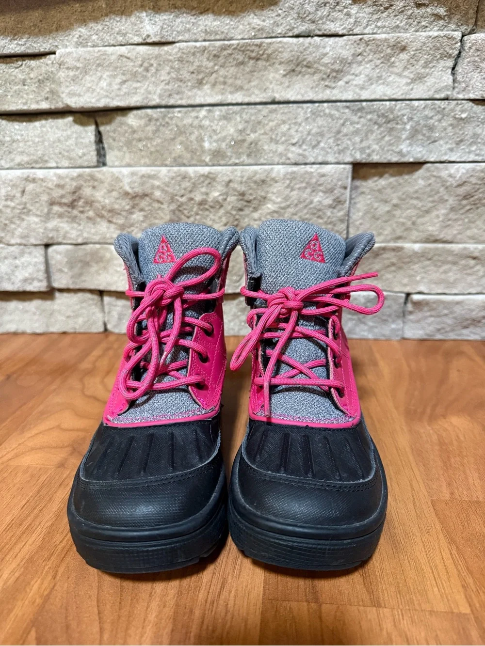 Nike Youth Pink Black Gray Woodside 2 High ACG Leather Winter High Top Boots